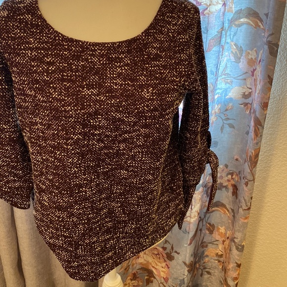 New with tags set, tweed style burgundy with hint of white, - Picture 3 of 4